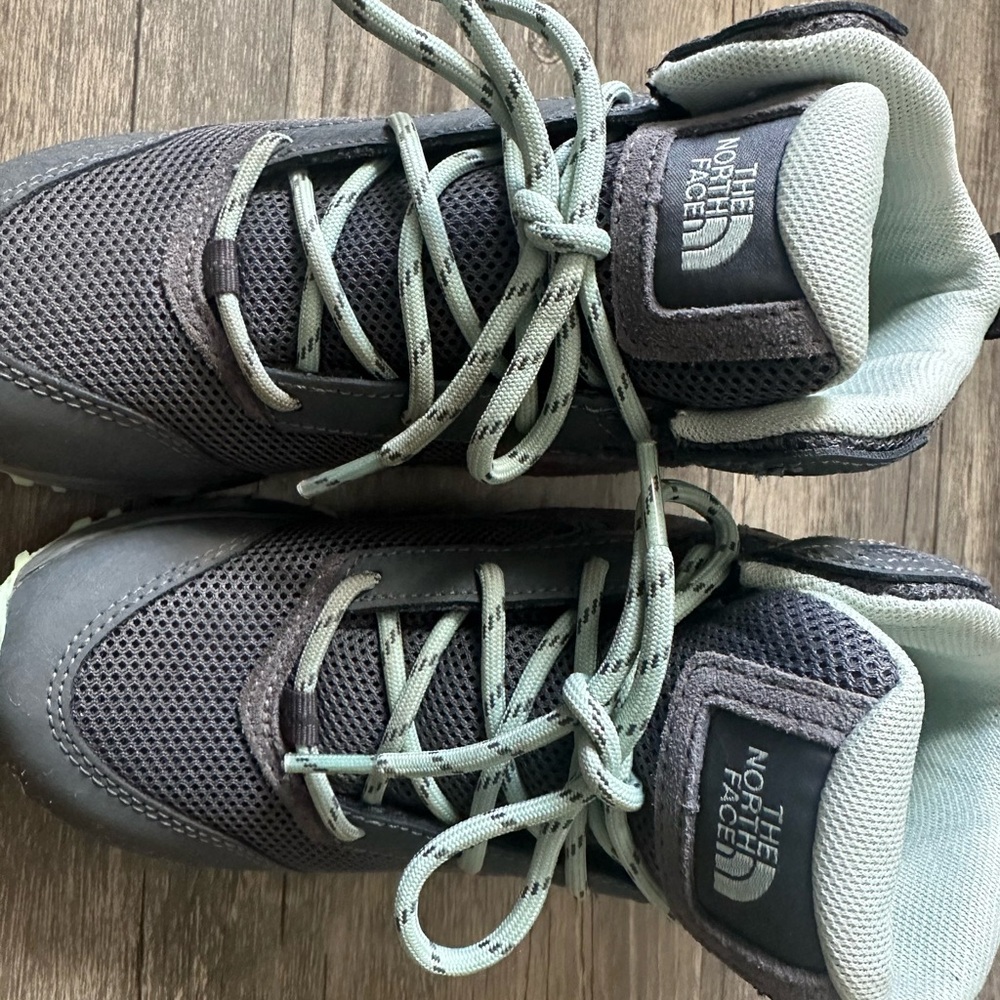 THE NORTH FACE JR HEDGEHOG HIKER BOOTS 🥾 size 1